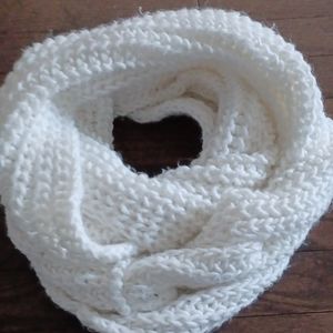 White chunky knit infinity scarf